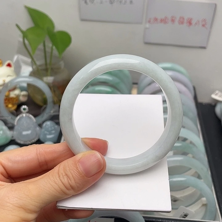 跳****翡翠未镶嵌手镯56正圈