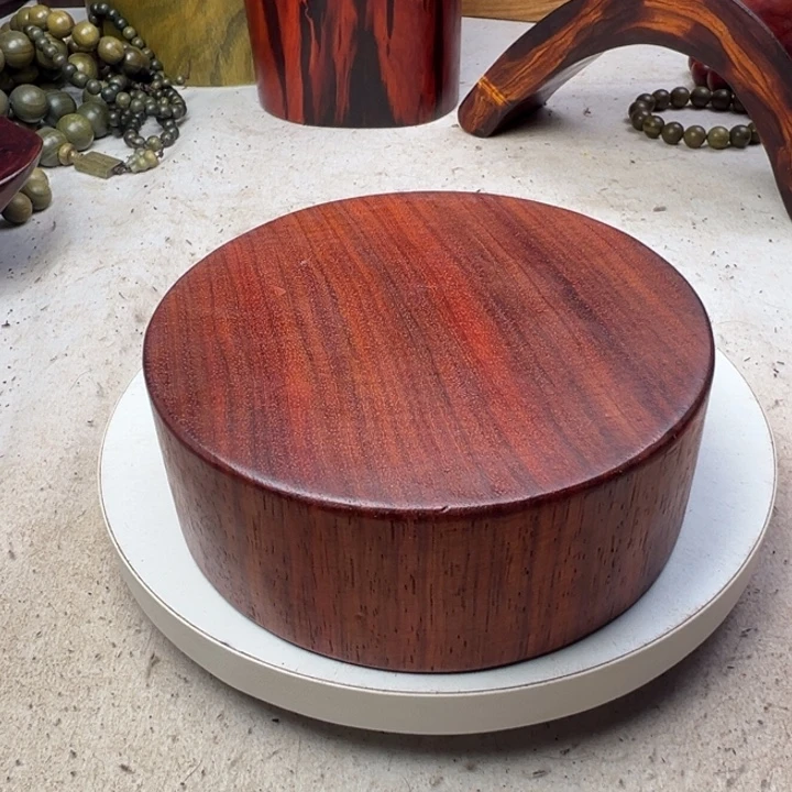 猪***头木邵氏紫檀底座摆件