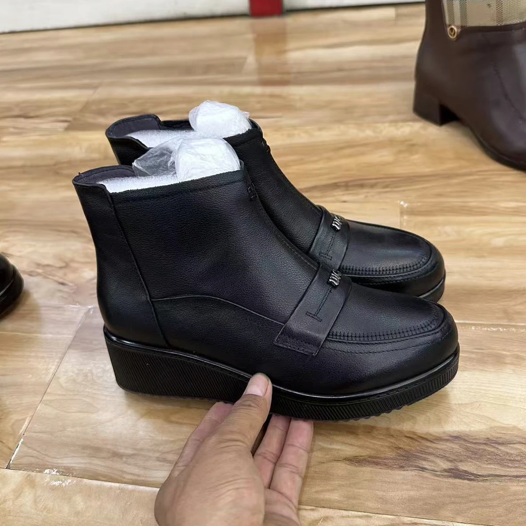 2025年女士新款真皮鞋