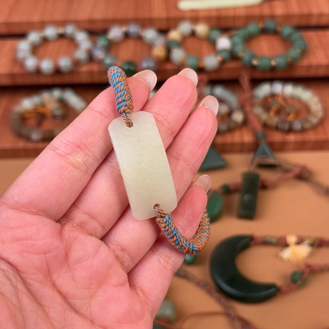 潮***亮和田玉（糖玉）未镶嵌颈饰