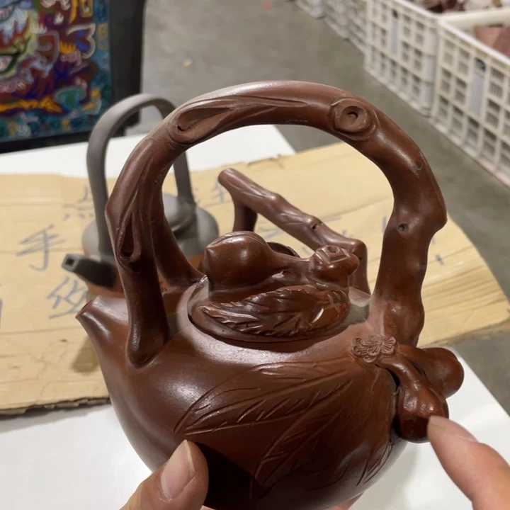 老厂紫砂壶一件。
