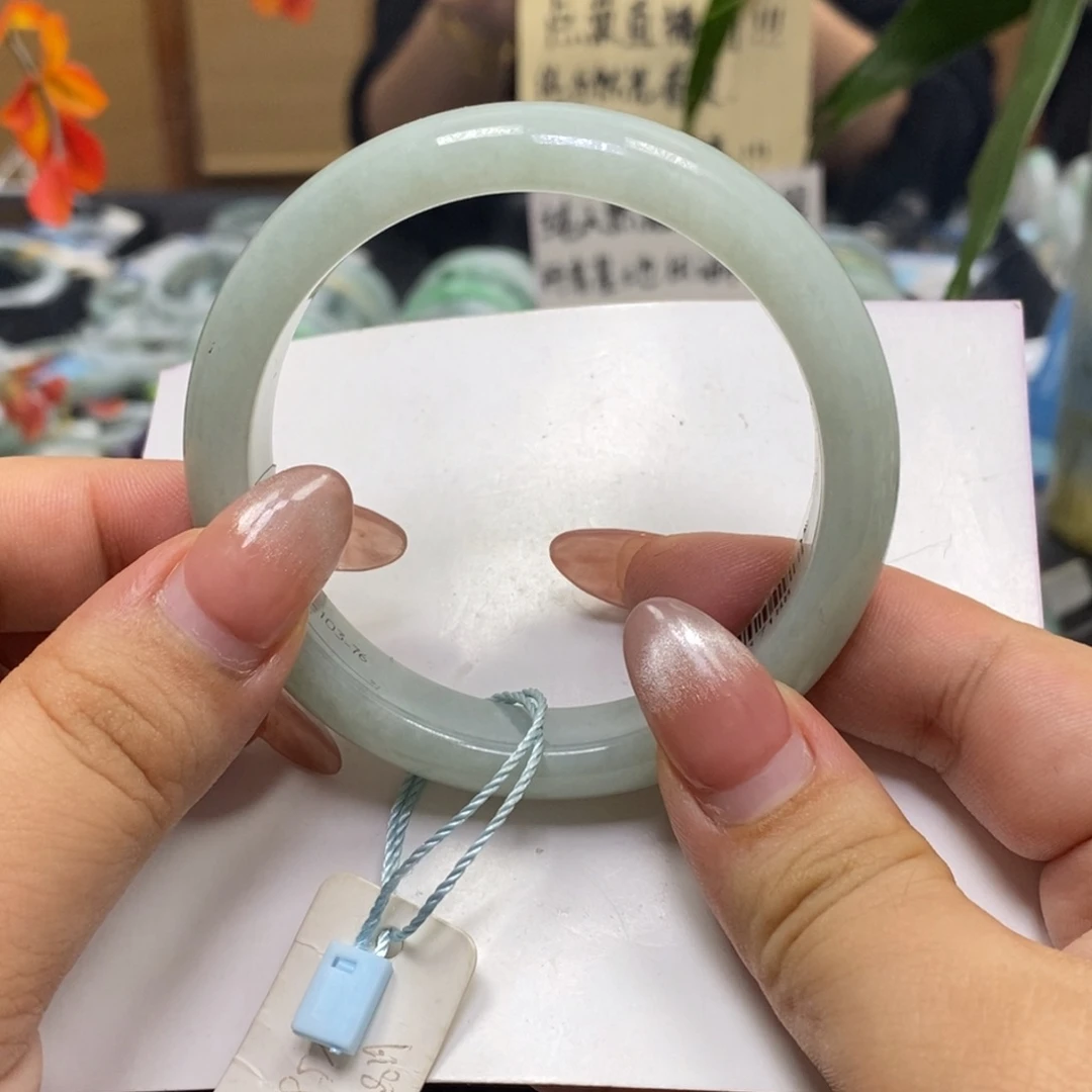 翡翠手镯未镶嵌L****?58口