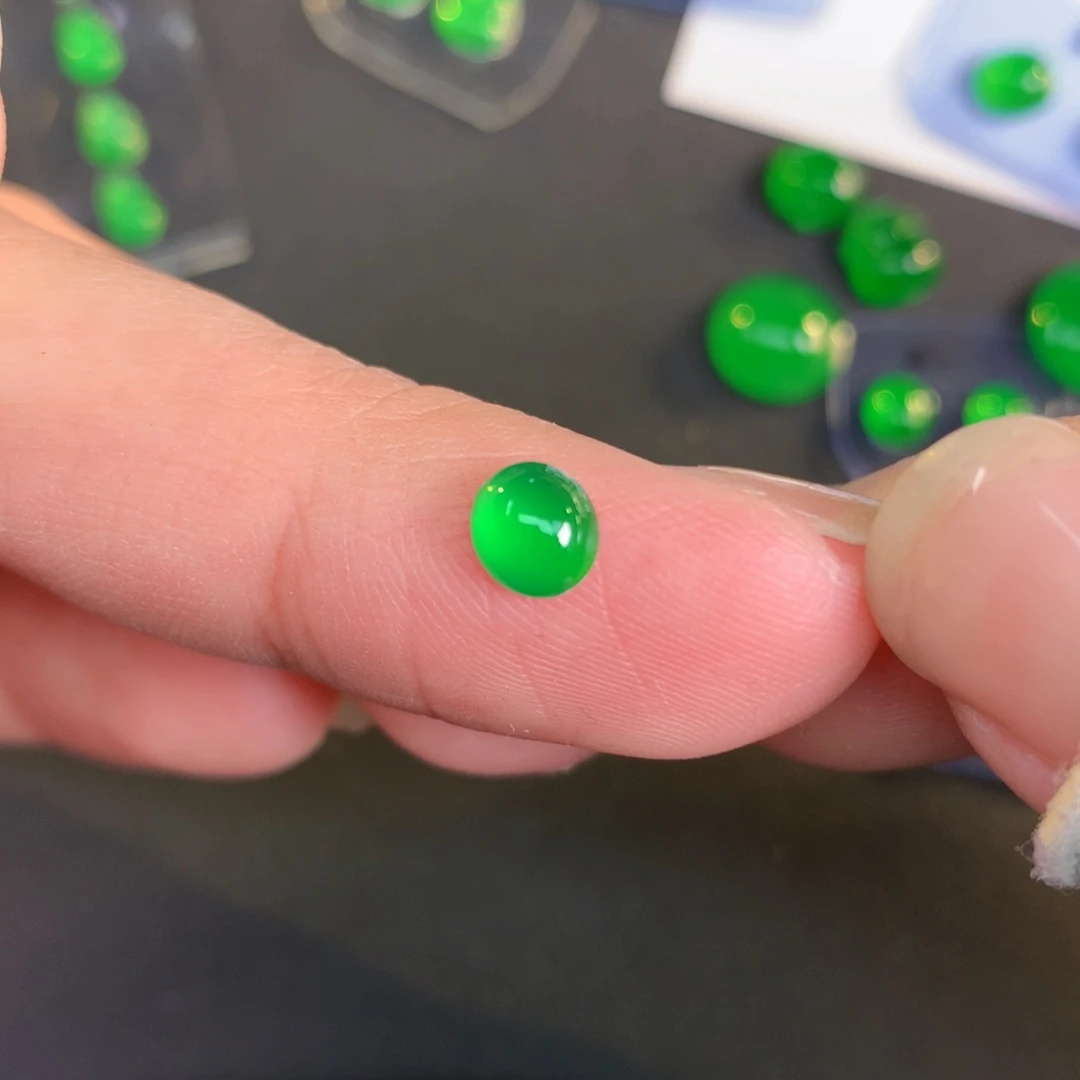 翡翠裸石5.47-4.95-2.54