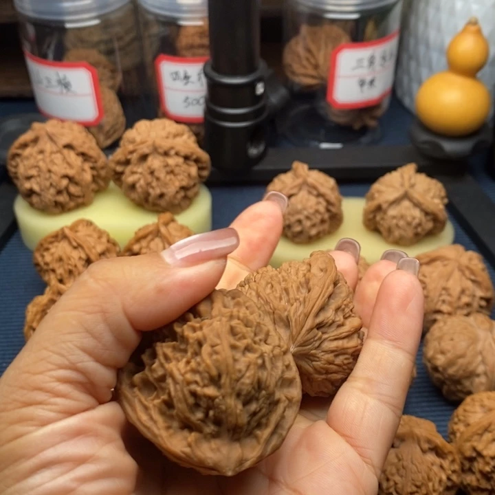 天***罪吊坠文玩核桃43南疆石全品