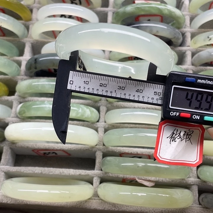 未镶嵌蛇纹石玉手镯59