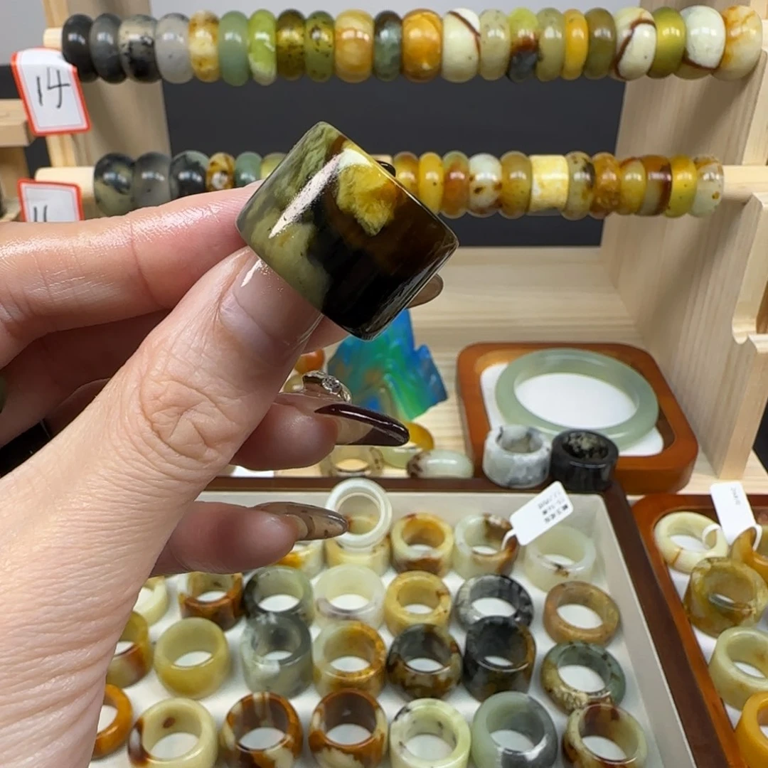 岫玉岫玉内径瑕疵不退16未镶嵌橘**樱