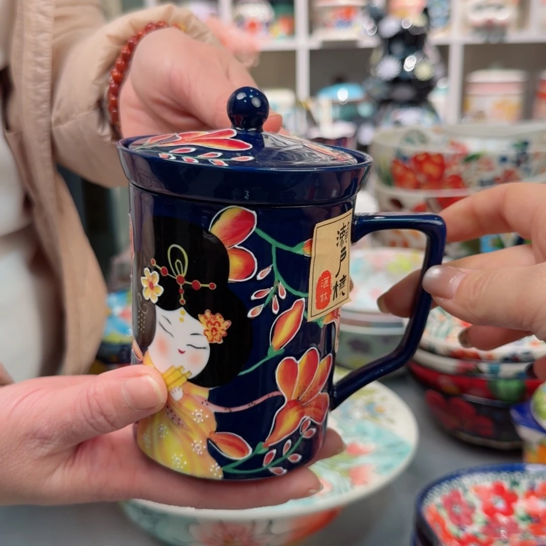 瓷片濑户烧带盖杯一套看图