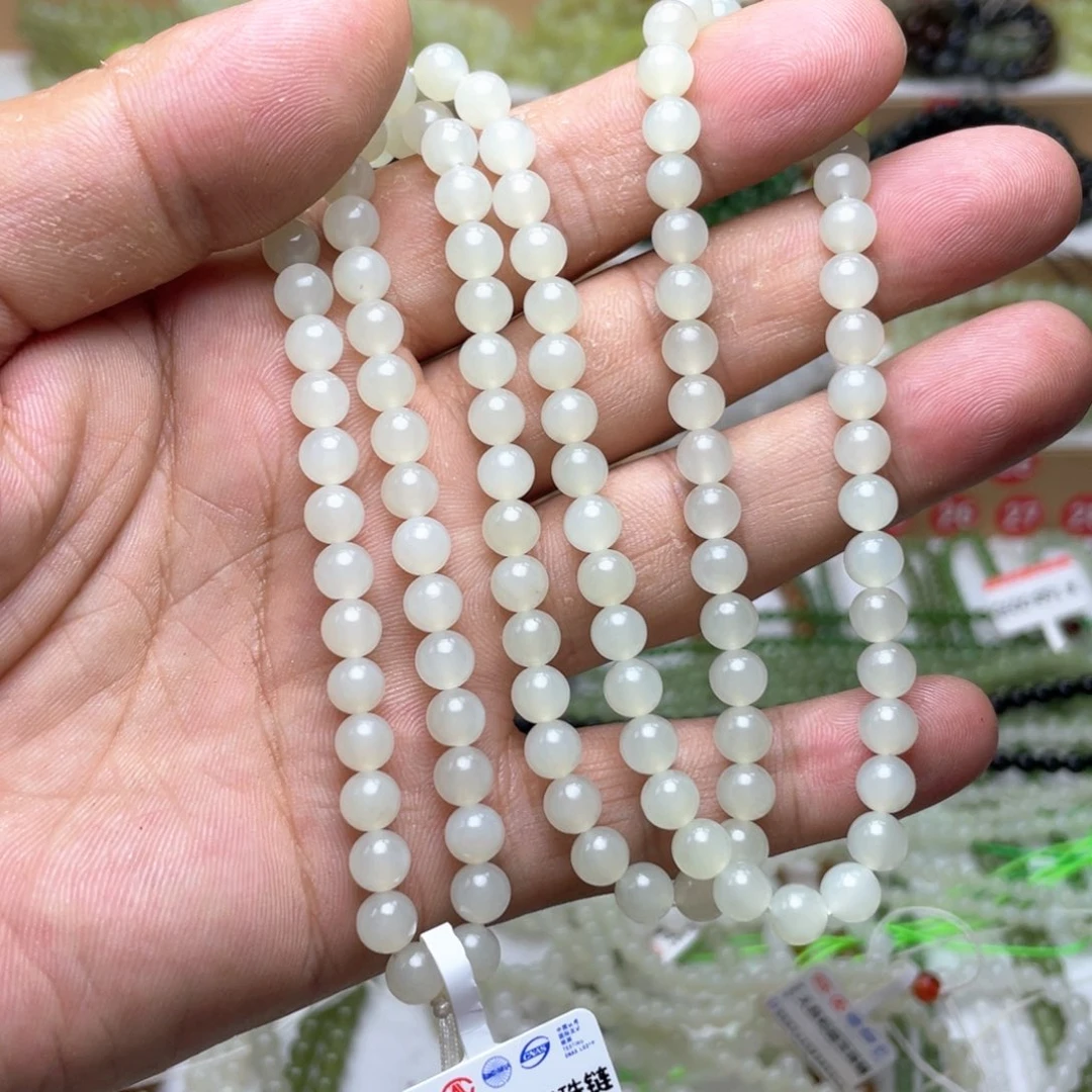 博***友和田玉未镶嵌颈饰6mm