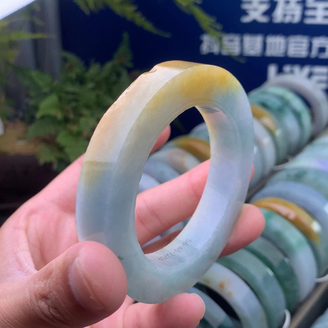 定制翡翠未镶嵌手镯定制手镯
