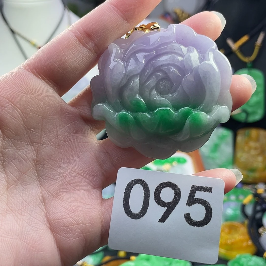 翡翠未镶嵌吊坠(赠链)