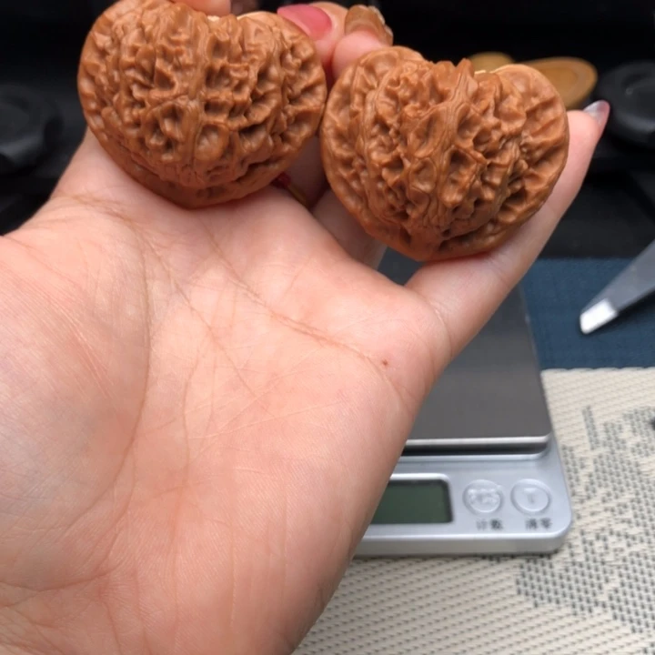 文玩核桃把件44尺寸桃心宫灯