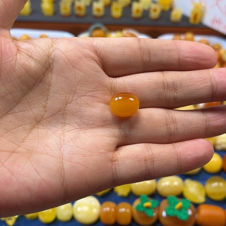 琥珀未镶嵌裸石卡11老蜡枣珠