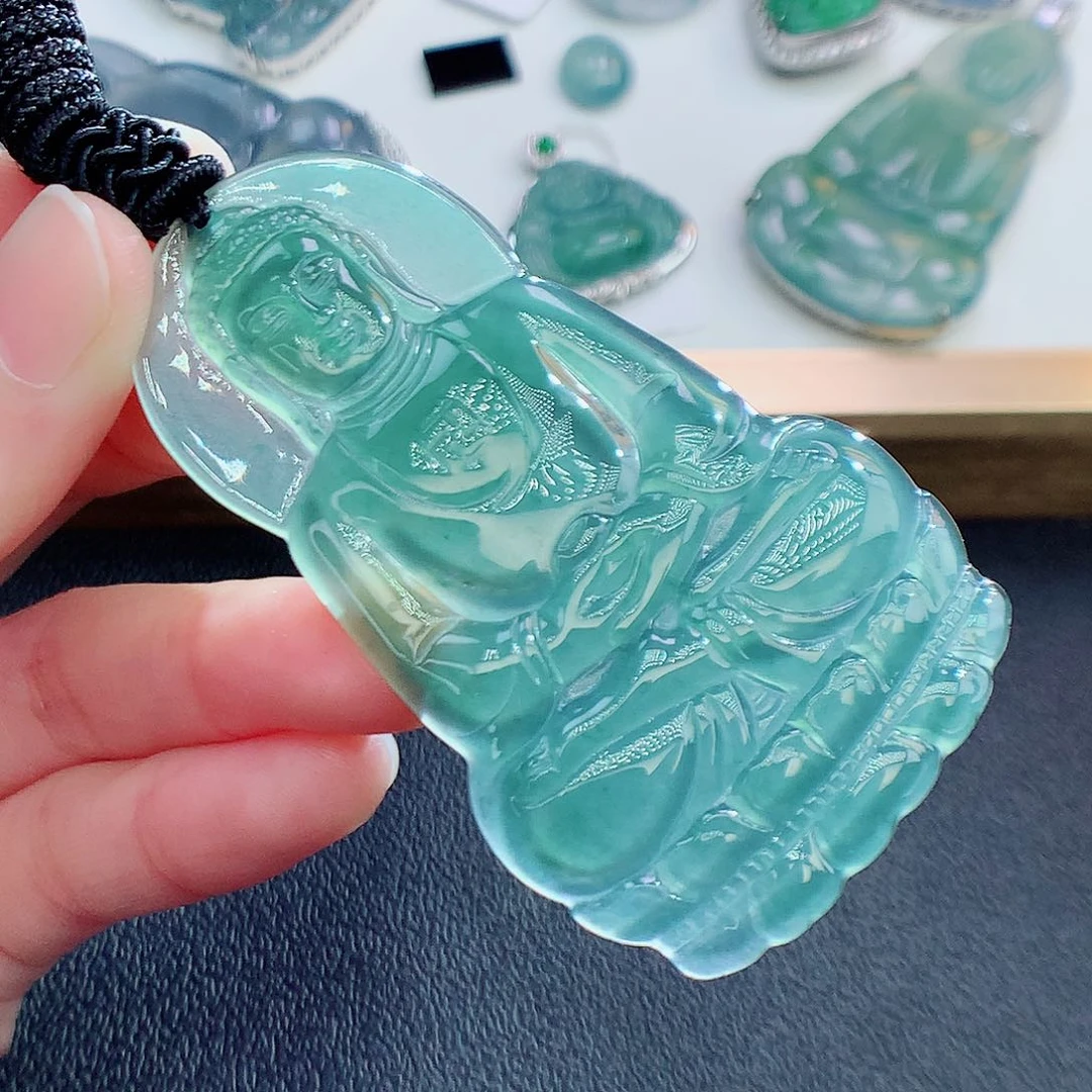 翡翠挂件未镶嵌翡翠