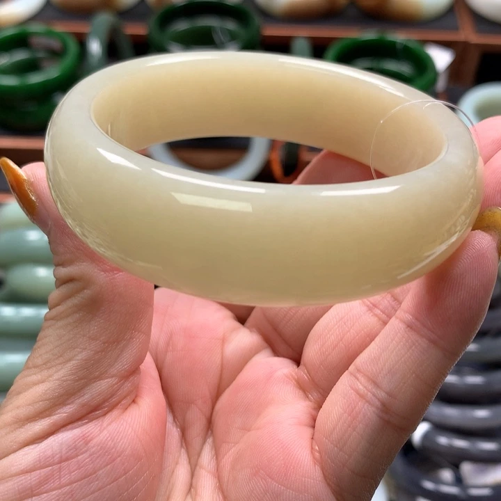 【闪购商品】未镶嵌手镯和田玉
