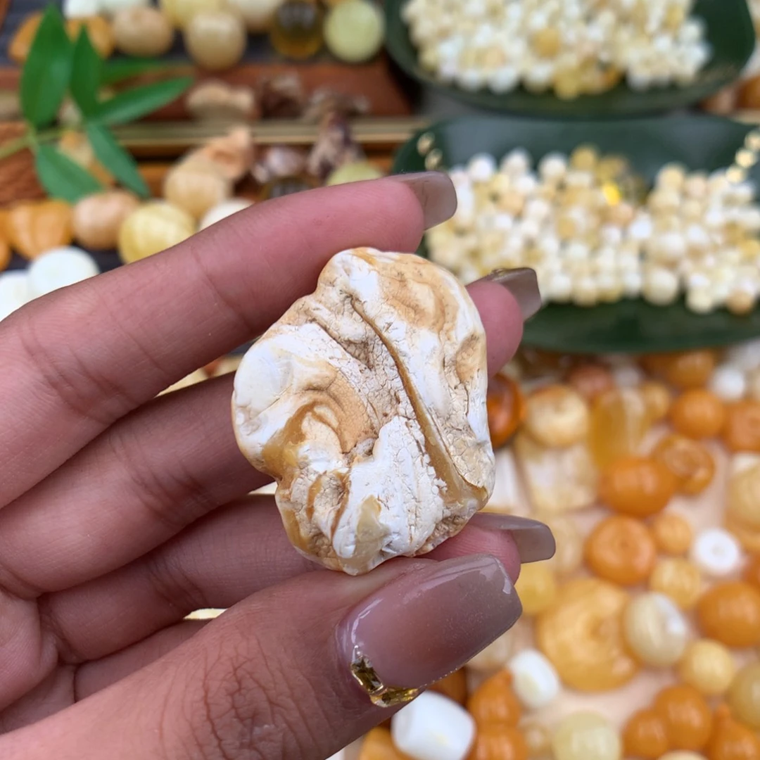 琥珀珠宝奇石未镶嵌