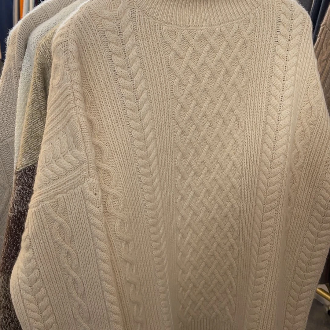 丹***清重工 高领 加厚 纽花 羊绒衫