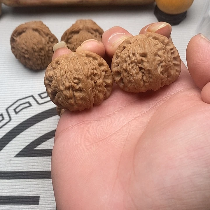 吊坠文玩核桃40球白