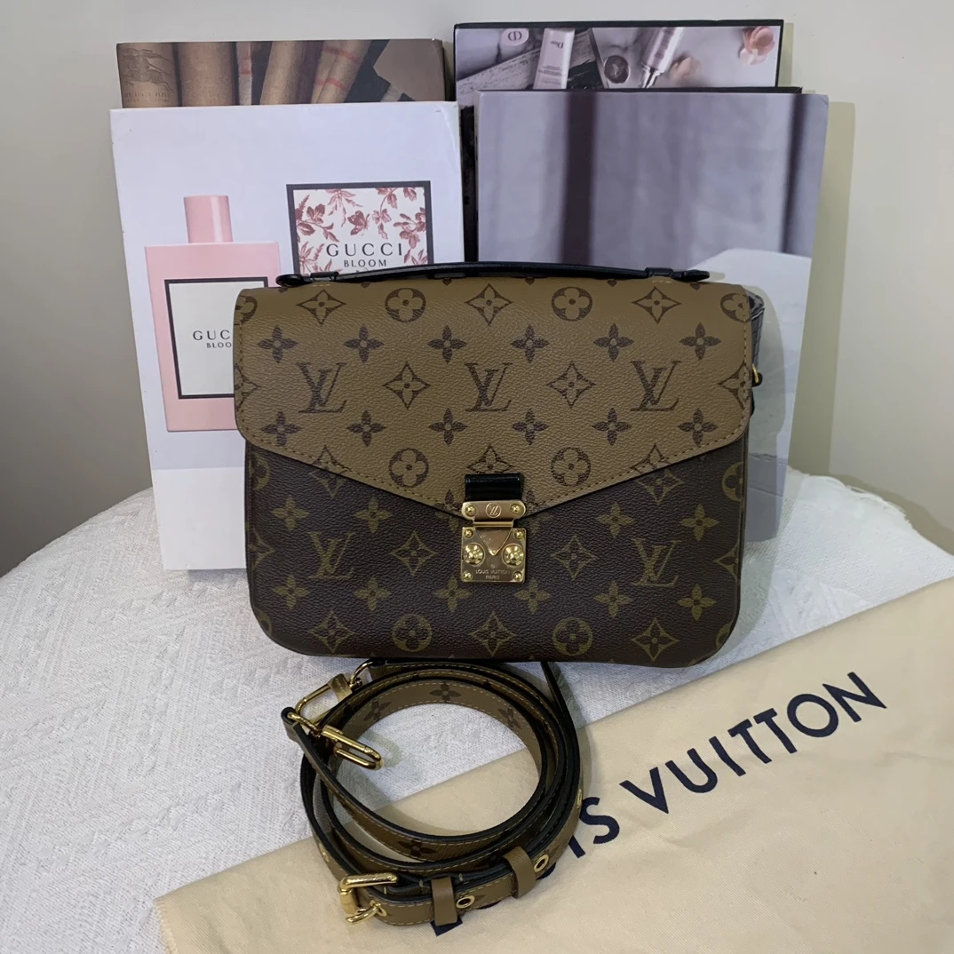 未使用 LouisVuitton/路易威登  老花拼色邮差 芯片款