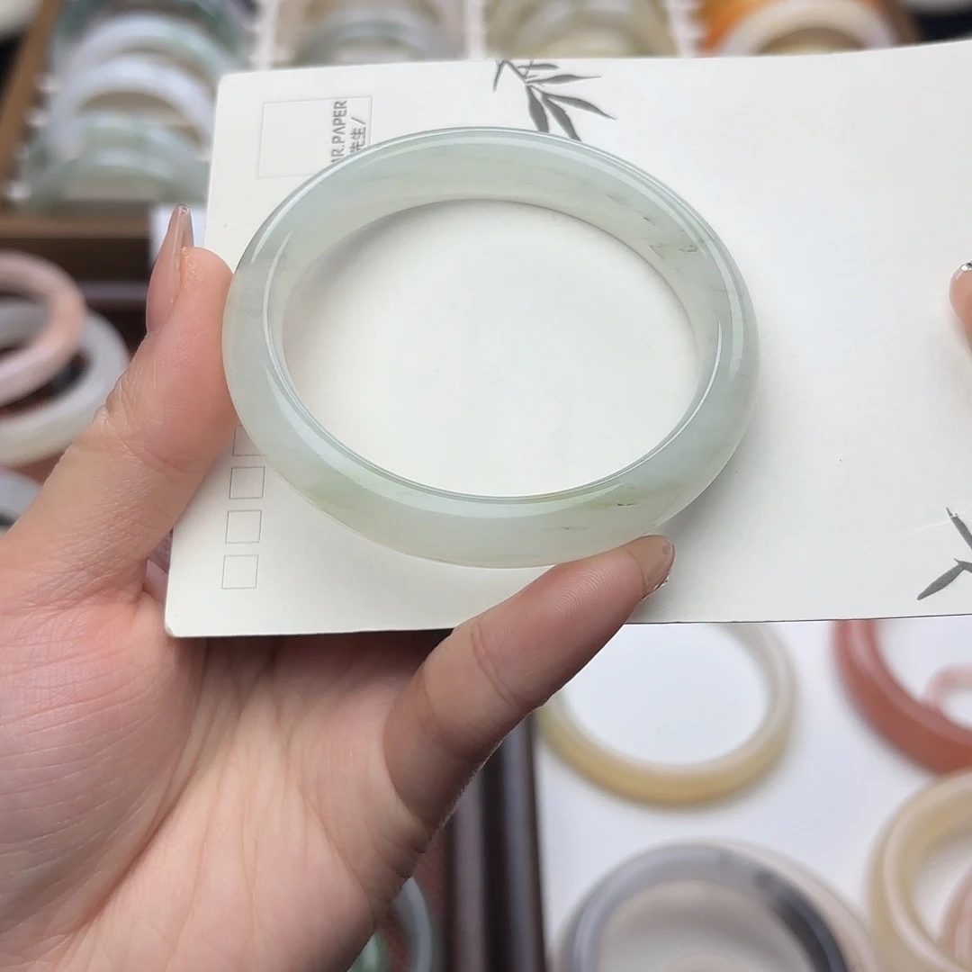 石英质玉（天山翠）未镶嵌手镯55.6圈口