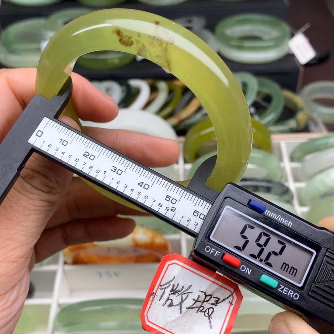 蛇纹石玉未镶嵌手镯735