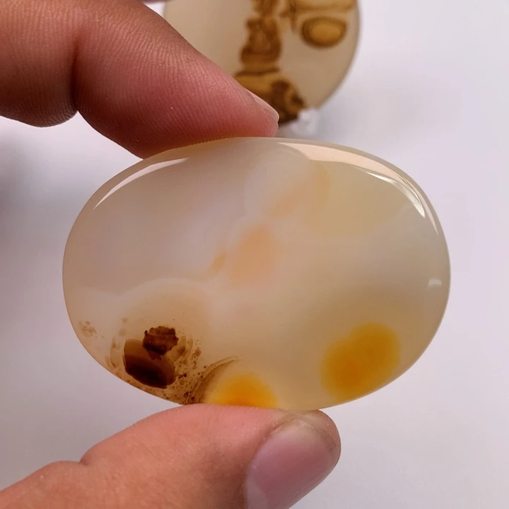 玛瑙/玉髓颈饰未镶嵌大**风