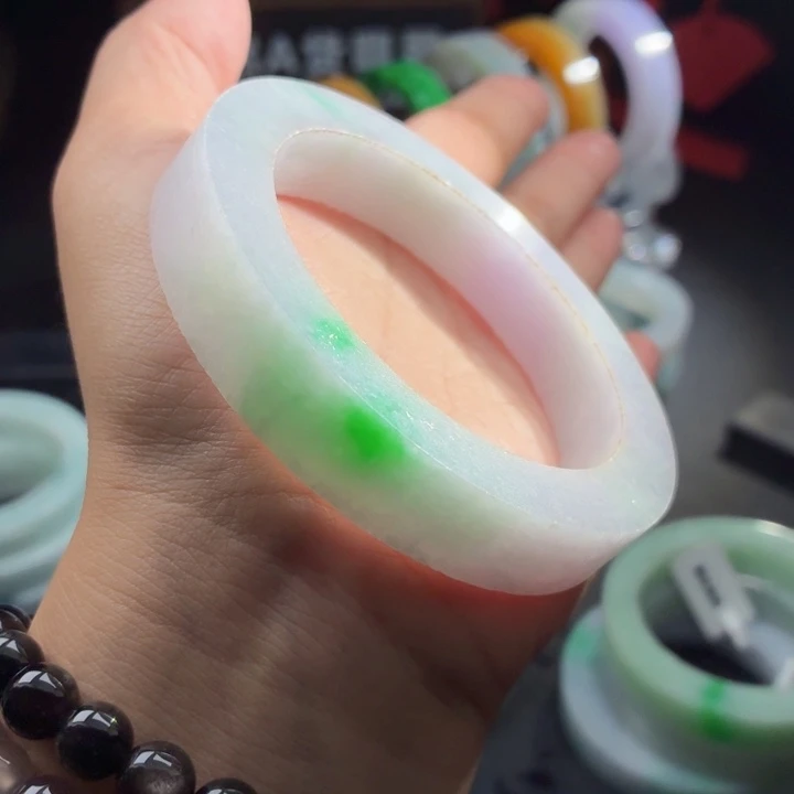 定制翡翠未镶嵌翡翠手镯