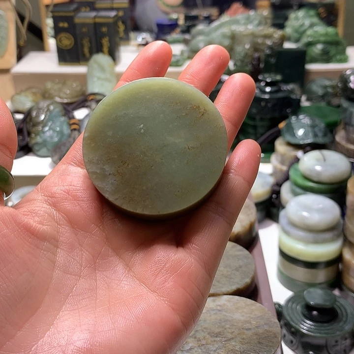 雕***生和田玉（糖玉）未镶嵌珠宝半成品