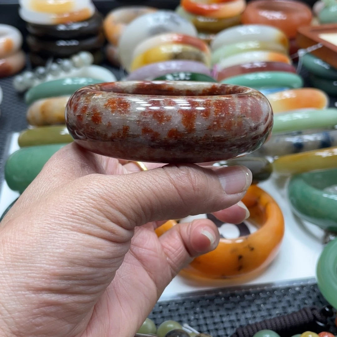 石英岩玉未镶嵌手镯