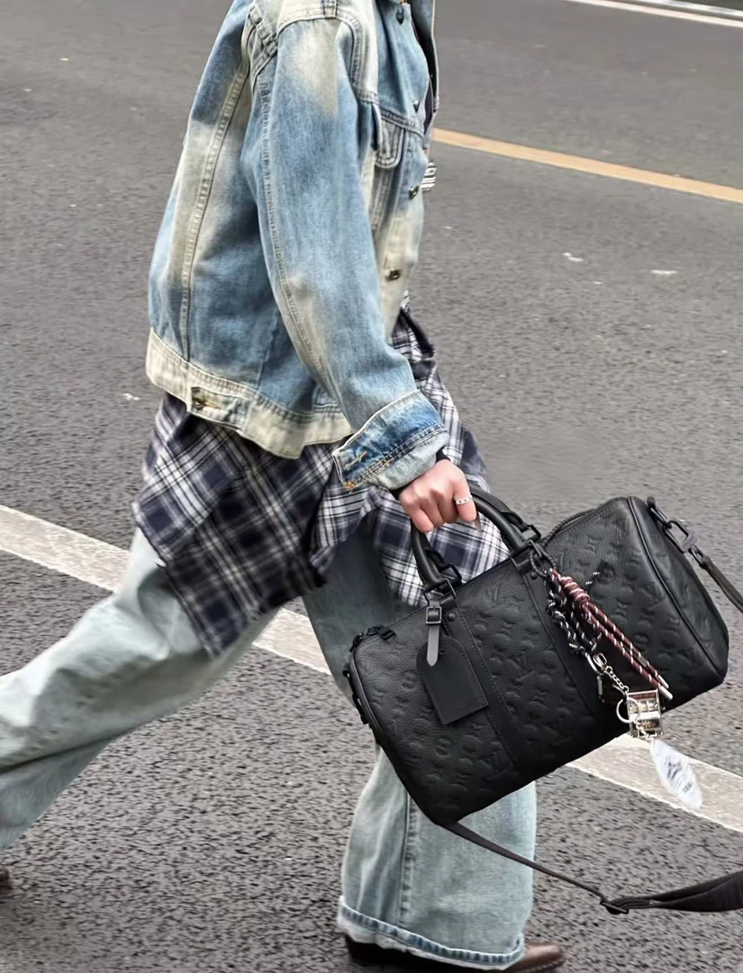 95新 LouisVuitton/路易威登 黑武士压纹keepall35包 16638144