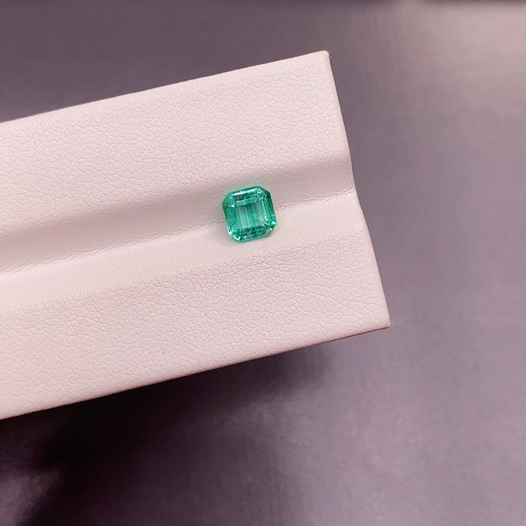 裸石祖母绿0.89克拉