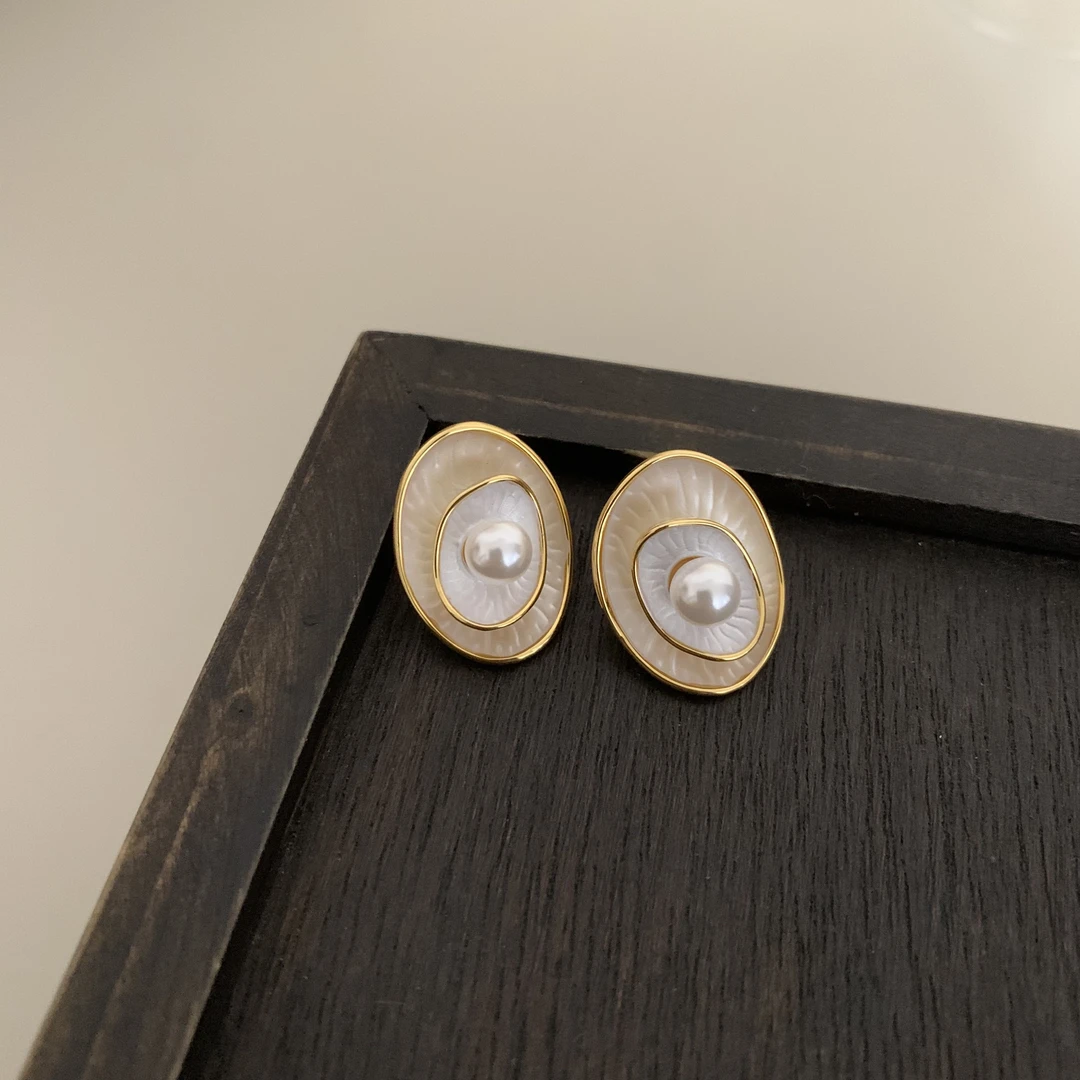 铜合金耳饰 海洋生物A62白色耳环优雅珠宝风古法简约法式百搭轻奢