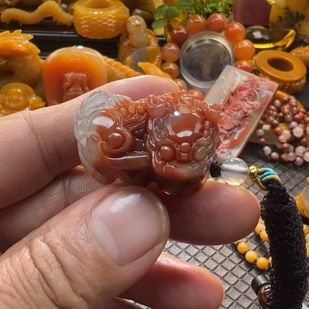 石英质玉未镶嵌颈饰