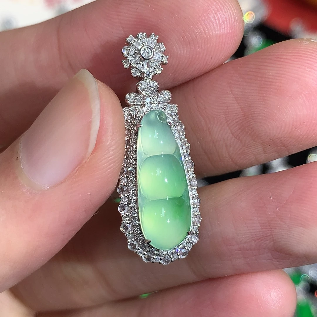 翡翠吊坠(不含链)18K金镶嵌