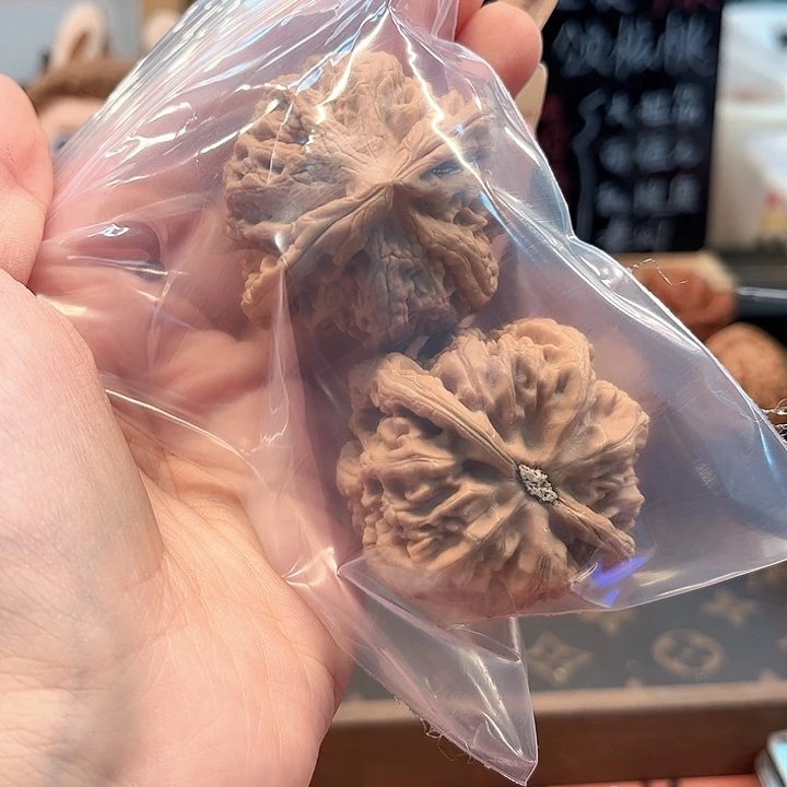 一***尘文玩核桃吊坠大粗筋毕业对