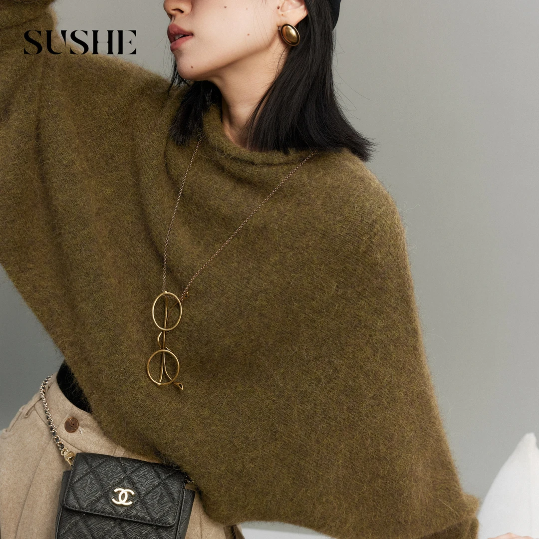 束皙SUSHE松芜松弛慵懒高弹圆领蝙蝠袖短款套头秋冬毛衣女