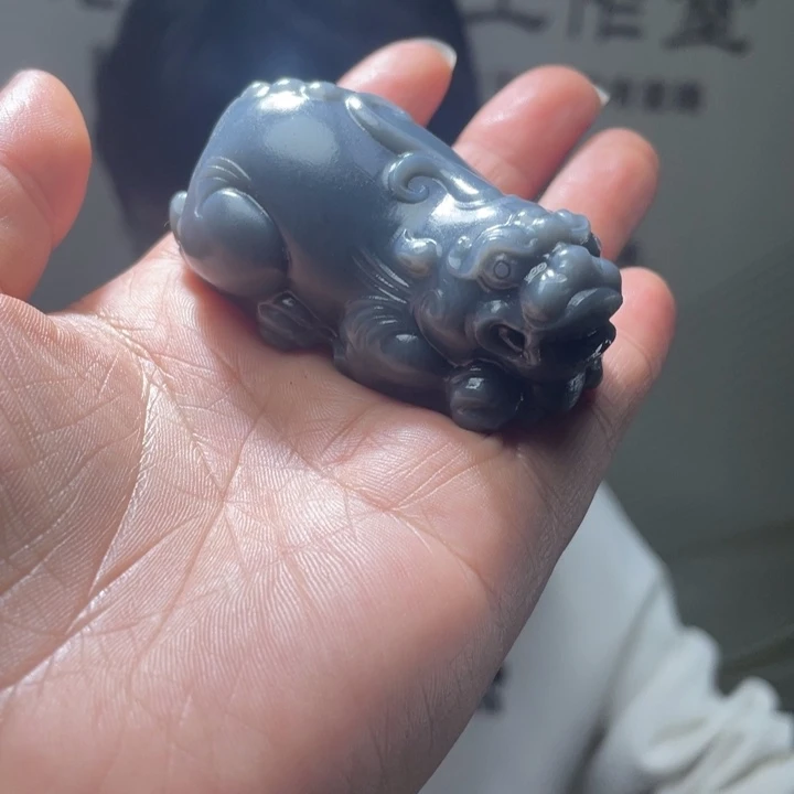 和田玉未镶嵌把件