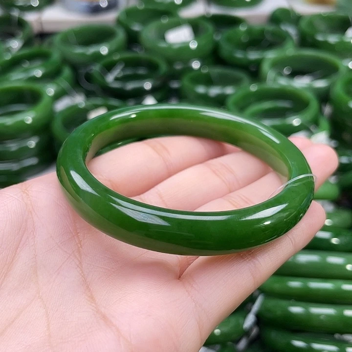 未镶嵌手镯和田玉（碧玉）