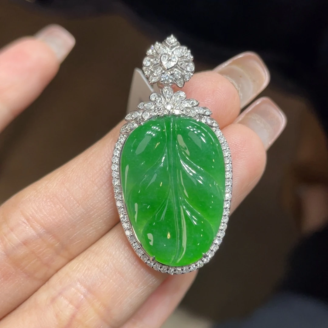 翡翠颈饰18K金镶嵌天然缅甸翡翠