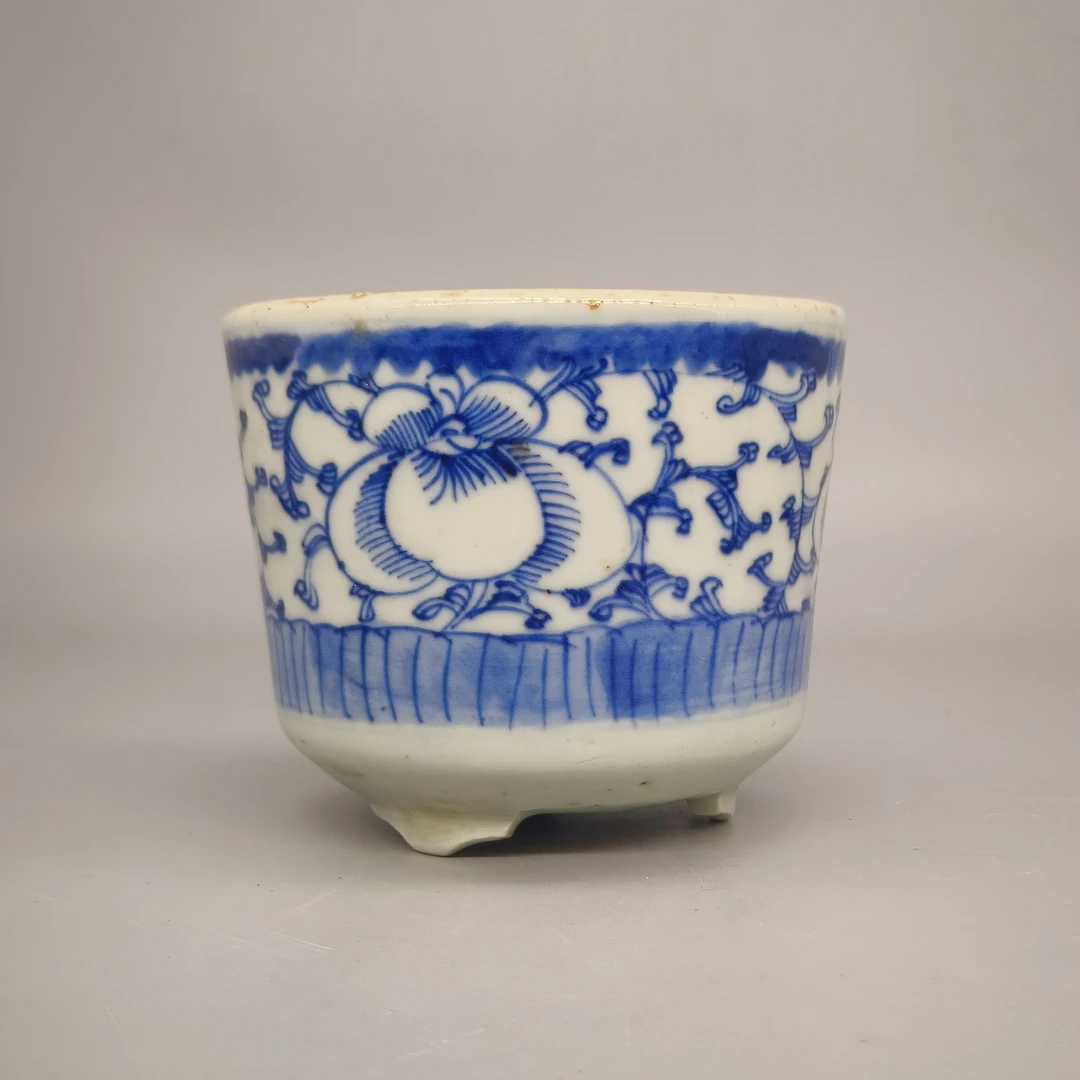 62503071*清中期青花缠枝花卉纹炉/瓷器六/江苏省文物总店