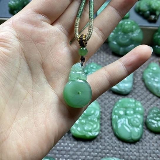 【闪购商品】颈饰未镶嵌和田玉