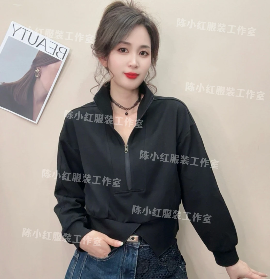 《陈小红服装》2025秋季开叉半拉链立领卫衣时尚短款上衣