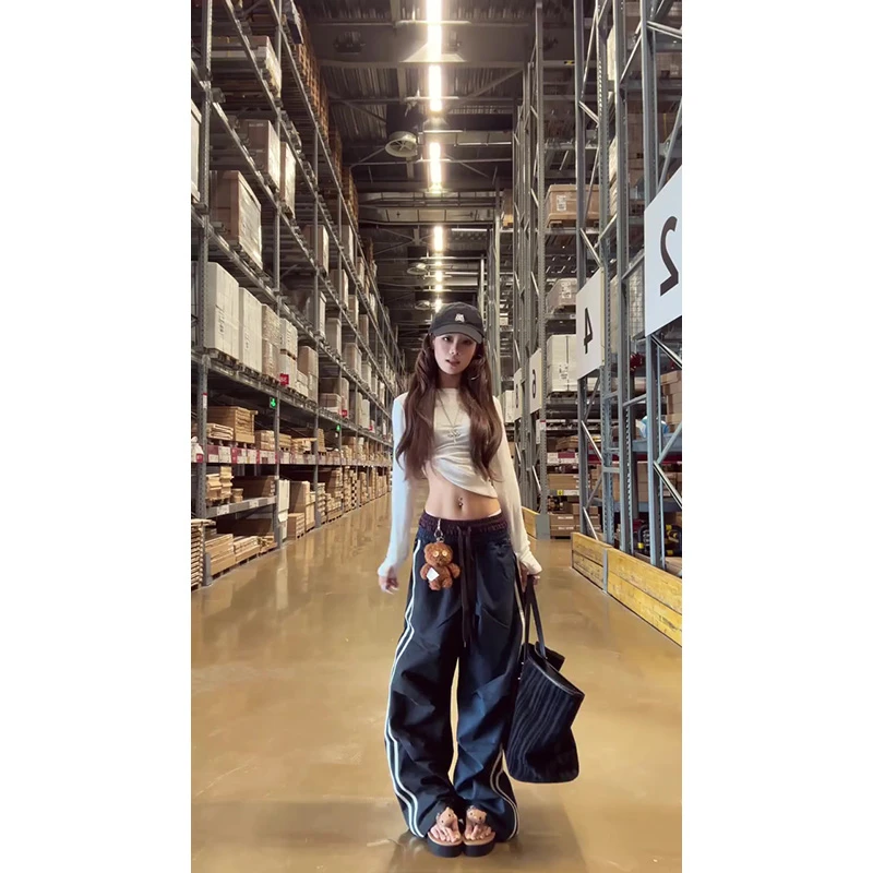 辣妹风套装短款百搭T恤女装夏季三条杠束脚显瘦运动阔腿裤两件套