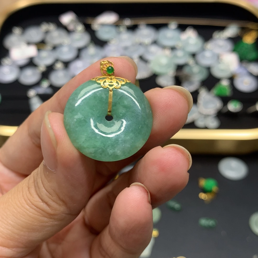 吊坠(不含链)18K金镶嵌翡翠?*有纹裂