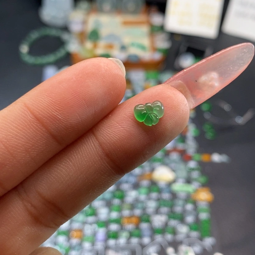 【闪购商品】翡翠挂件未镶嵌蝴蝶结