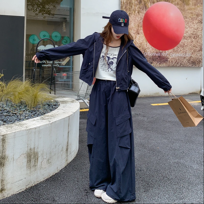 韩版休闲运动套装女春秋新款印花吊带连帽外套直筒裤工装三件套