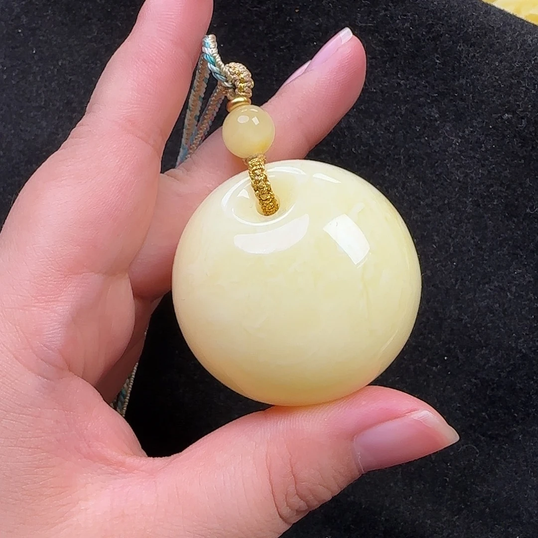 蜜蜡未镶嵌珠宝奇石