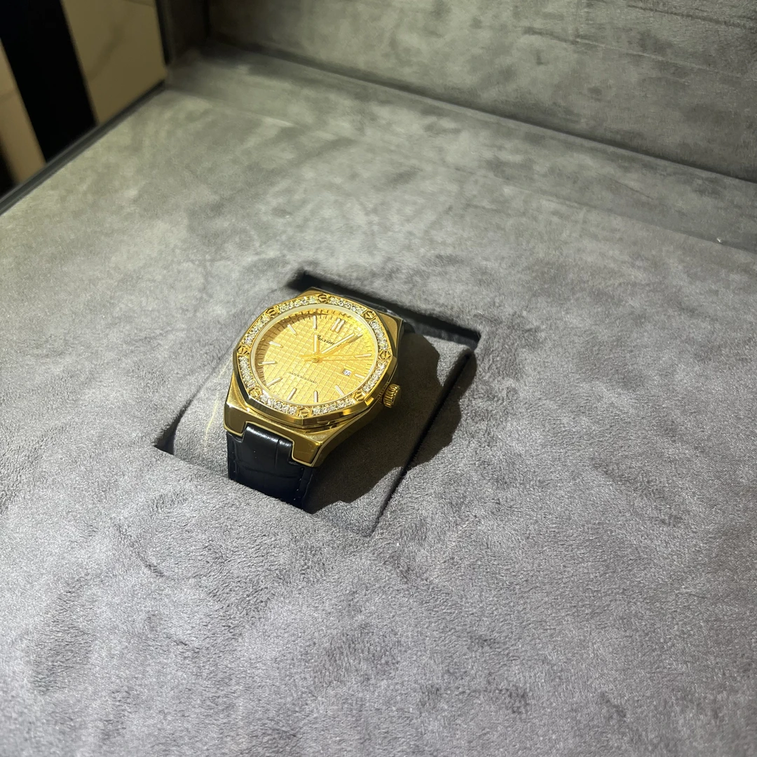 K时尚高端皇家橡树系列男士夜光手表