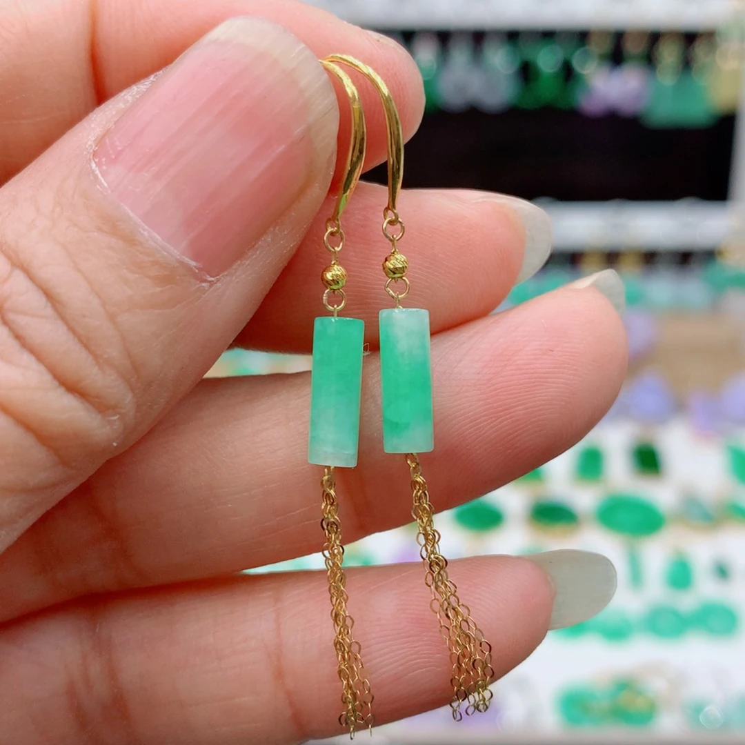 翡翠18K金镶嵌耳饰的