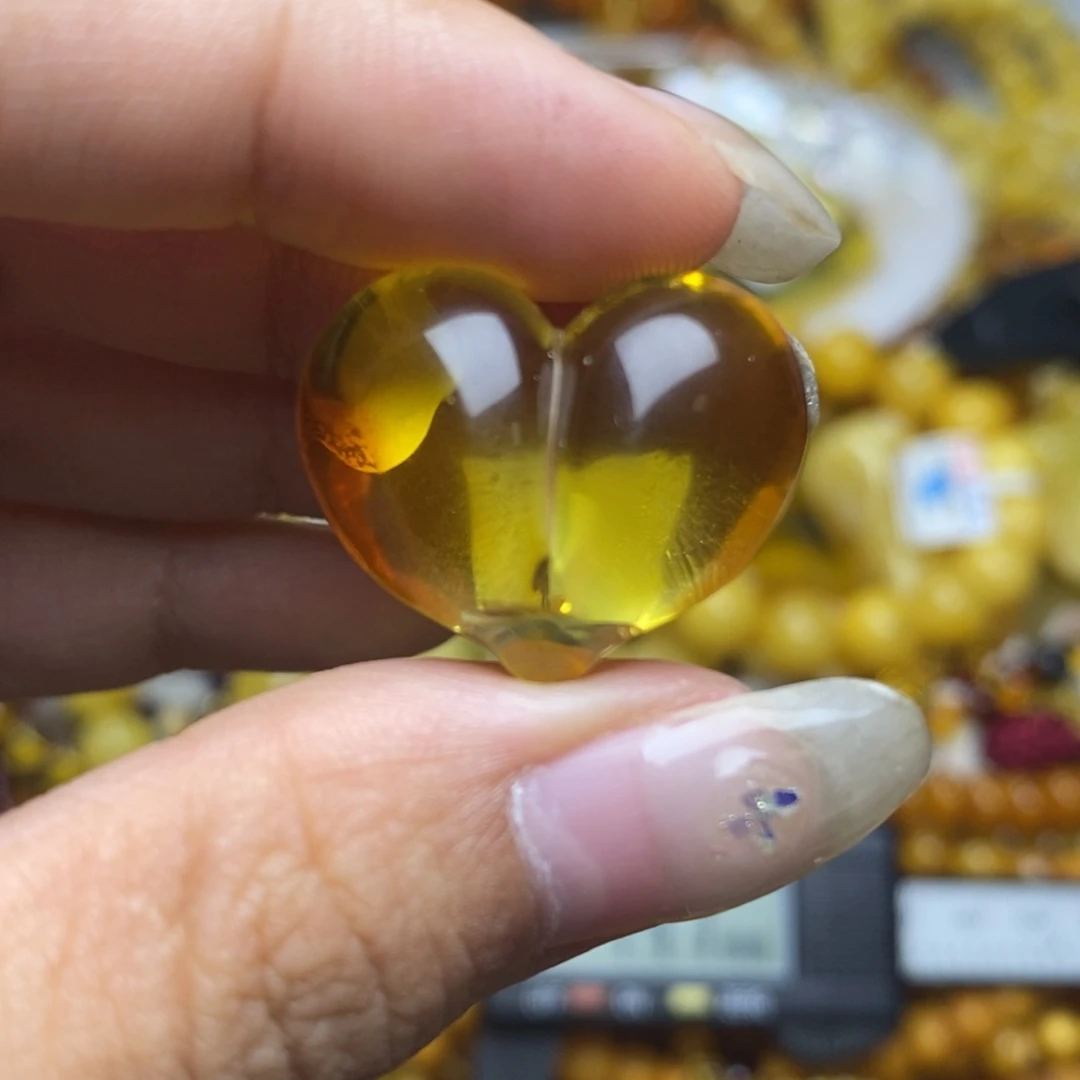 未镶嵌琥珀珠宝奇石
