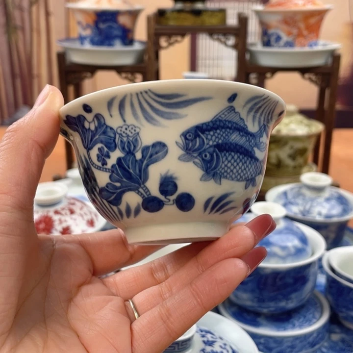 陶摆件青花鱼藻纹压手杯